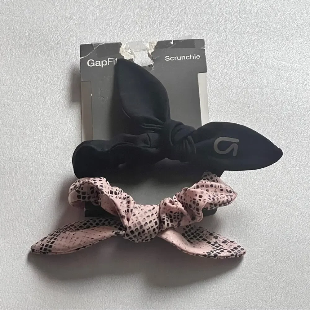 Gap Women’s Two Pack Scrunchie  Hair Accessories Set